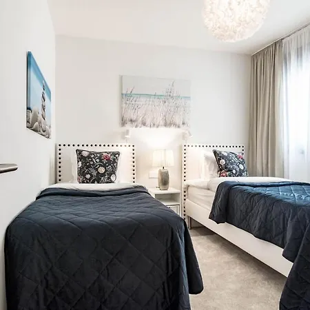 Inf4.6p - Spacious In *